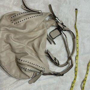 Vanilla leather B Makowsky bag
